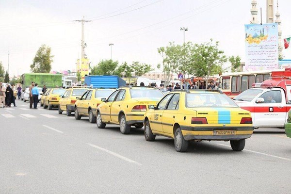 شهروندان تخلف تاکسی های قم را گزارش دهند/ شهروندان جهت تردد در جاده قدیم کاشان از تاکسی های میدان پلیس استفاده کنند