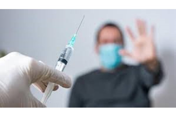 واکسن هراسی چالش این روزهای مهار کرونا/واکسن هراسی مانعی در برابر واکسیناسیون شهروندان قمی