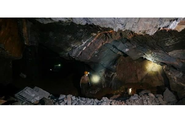 فوت یک کارگر محبوس شده در عمق 290 متری + تصاویر