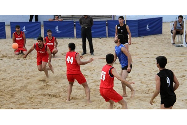 هندبالیست قم در اردوی تیم ملی ساحلی ایران