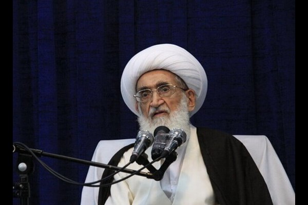 تعرض به رهبری، تعرض به همه مسلمانان است