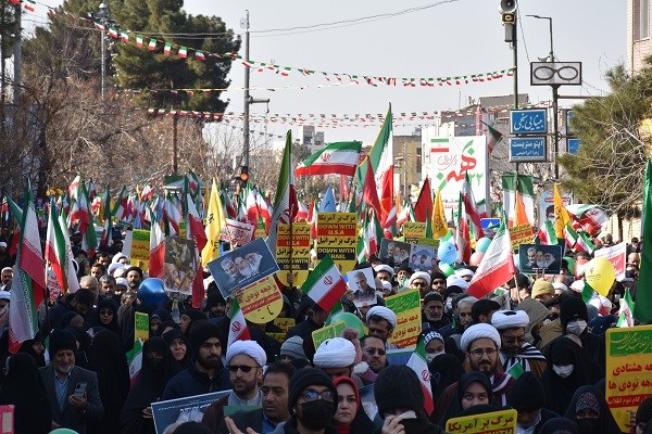 راهپیمایی مردم قم در سالروز پیروزی انقلاب