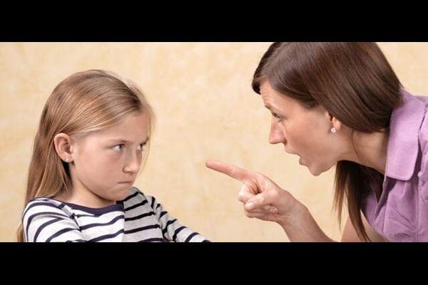  بد صحبت کردن والدین با کودک، چه بلایی بر سر او می آورد؟