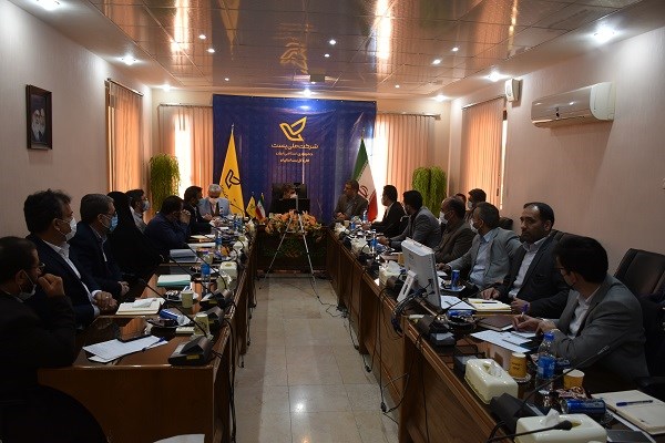 گزارش تصویری | برگزاری جلسه شورای اداری پست قم با حضور مدیرعامل شرکت ملی پست