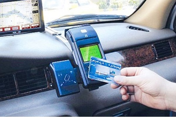 پیچ و خم های پرداخت الکترونیکی کرایه تاکسی در قم 