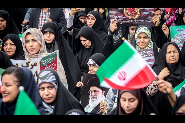 ارزش بخشی به جایگاه زن در سایه انقلاب اسلامی