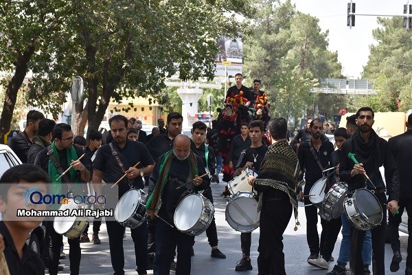 برپایی دسته عزاداری هیئت سنتی علمداران و ورزشکاران استان قم