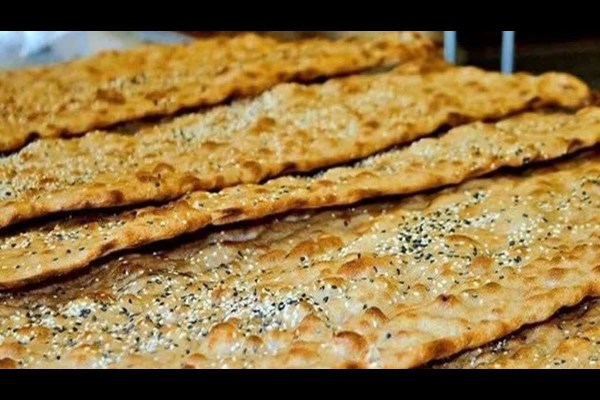 عرضه نان کامل در ۳۰ واحد نانوایی قم 