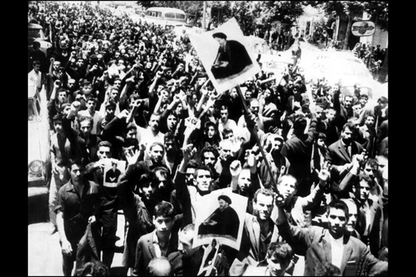  قیام ۱۵ خرداد نماد مقاومت مردمی
