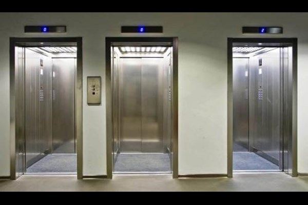 آسانسورهای اماکن عمومی قم در صورت عدم دریافت تأییدیه پلمب می‌شود