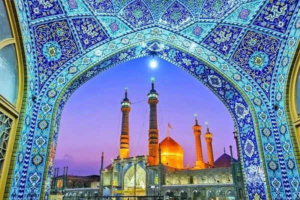 هنر کاشی‌کاری قم، تبلور هنر و ایمان
