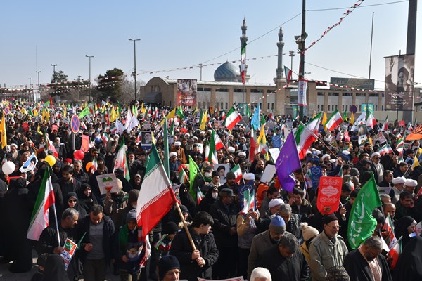 راهپیمایی مردم قم در روز ۲۲ بهمن