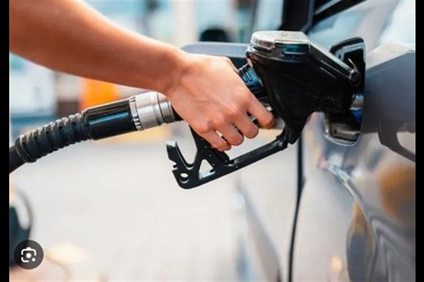 پیشنهاد خروج دولت از قیمت‌گذاری بنزین 