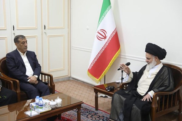 نباید پیام ضعف به دشمن بدهیم