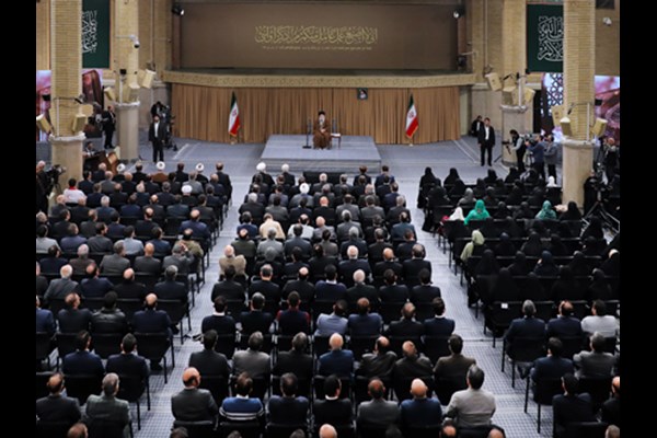 در زمینه‌ نشان‌دادن پیشرفت‌ها کم کاریم