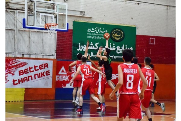 مسابقات بسکتبال قهرمانی نوجوانان کشور در قم آغاز شد