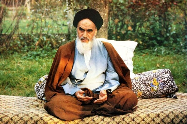 مکتب امام، مکتب «انسانِ مؤثرِ مستقلِ متعهد» است