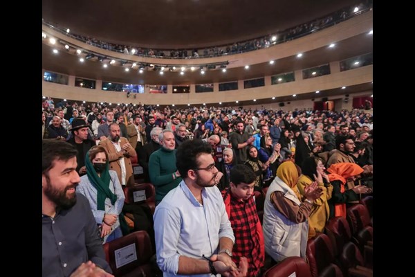 هشت هزار قمی از چهل و دومین جشنواره فیلم فجر استقبال کردند