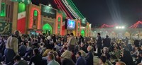 پرچم ۳ رنگ ایران بر گنبد فیروزه‌ای مسجد جمکران 