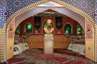 گزارش تصویری | نمایشگاه «ردای سرخ» با موضوع شهدای روحانی در قم